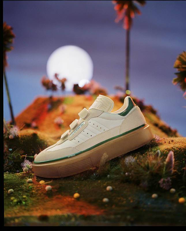 حذاء رياضي جديد من ADIDAS X IVY PARK