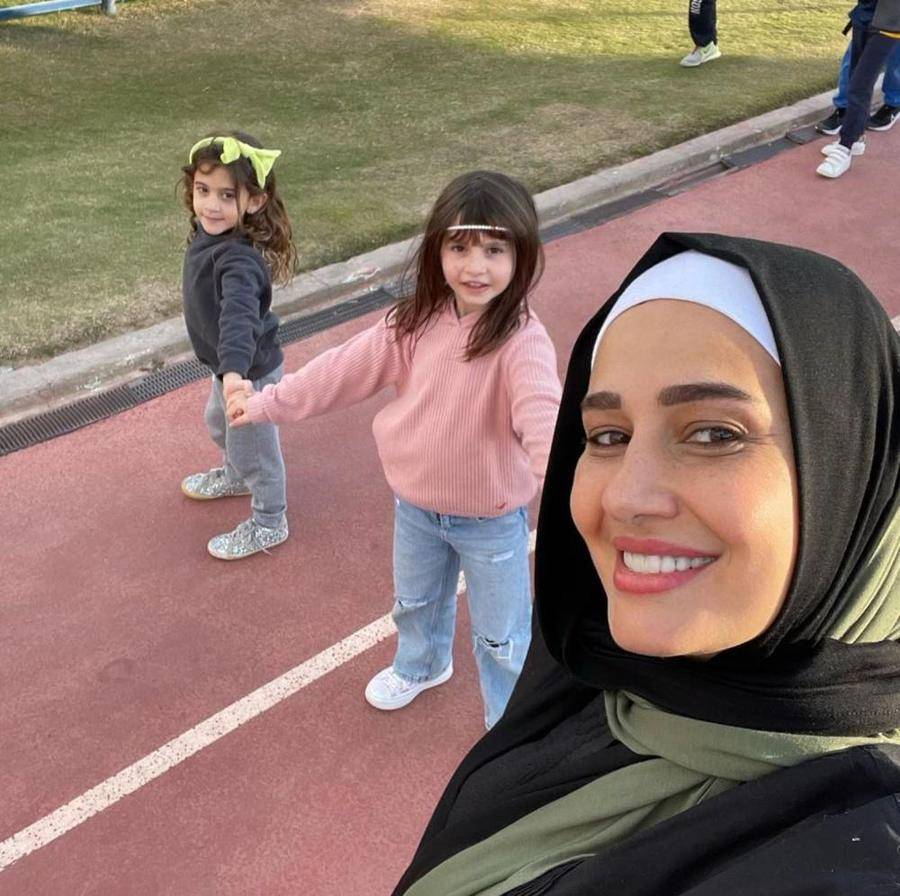 بالصور - ابن حلا شيحة يلفت الأنظار بوسامته