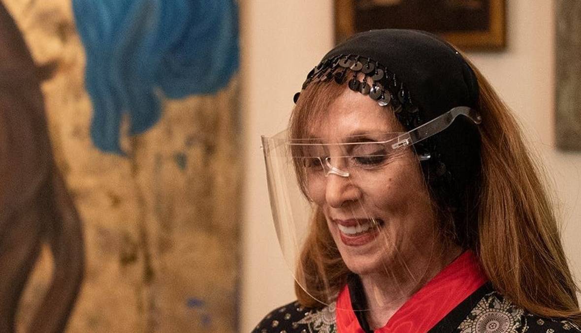 فيروز حديث العالم في أحدث ظهور لها من داخل منزلها