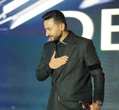 بالفيديو - حمادة هلال يوجه رسالة لأحمد مكي