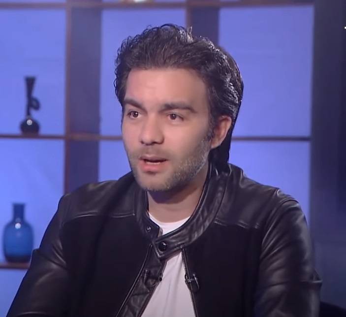 شريف رمزي يحذّر من شخص ينتحل شخصيته على مواقع التواصل للإيقاع بالفتيات