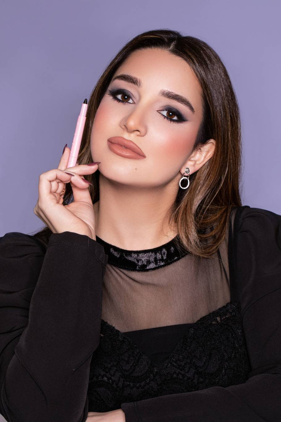 مجموعة جديدة من مستحضرات العيون والشفاه من 