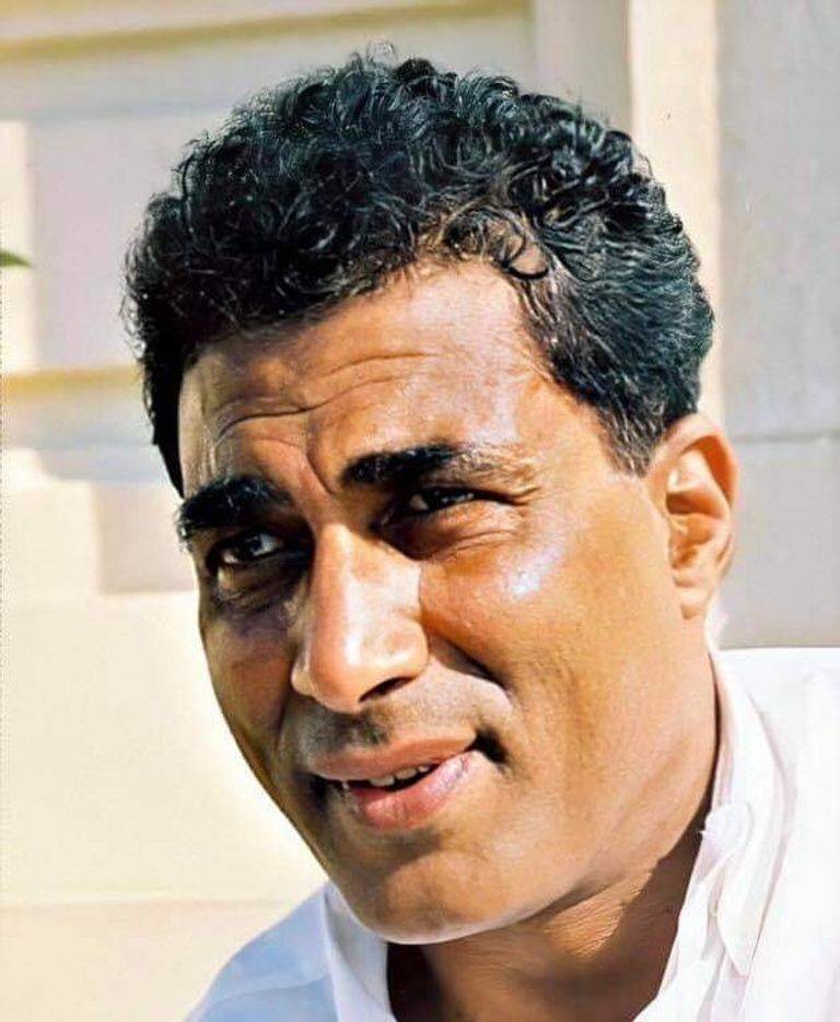 عائلة الفنان الراحل أحمد زكي تستنجد لاستلام مقتنياته