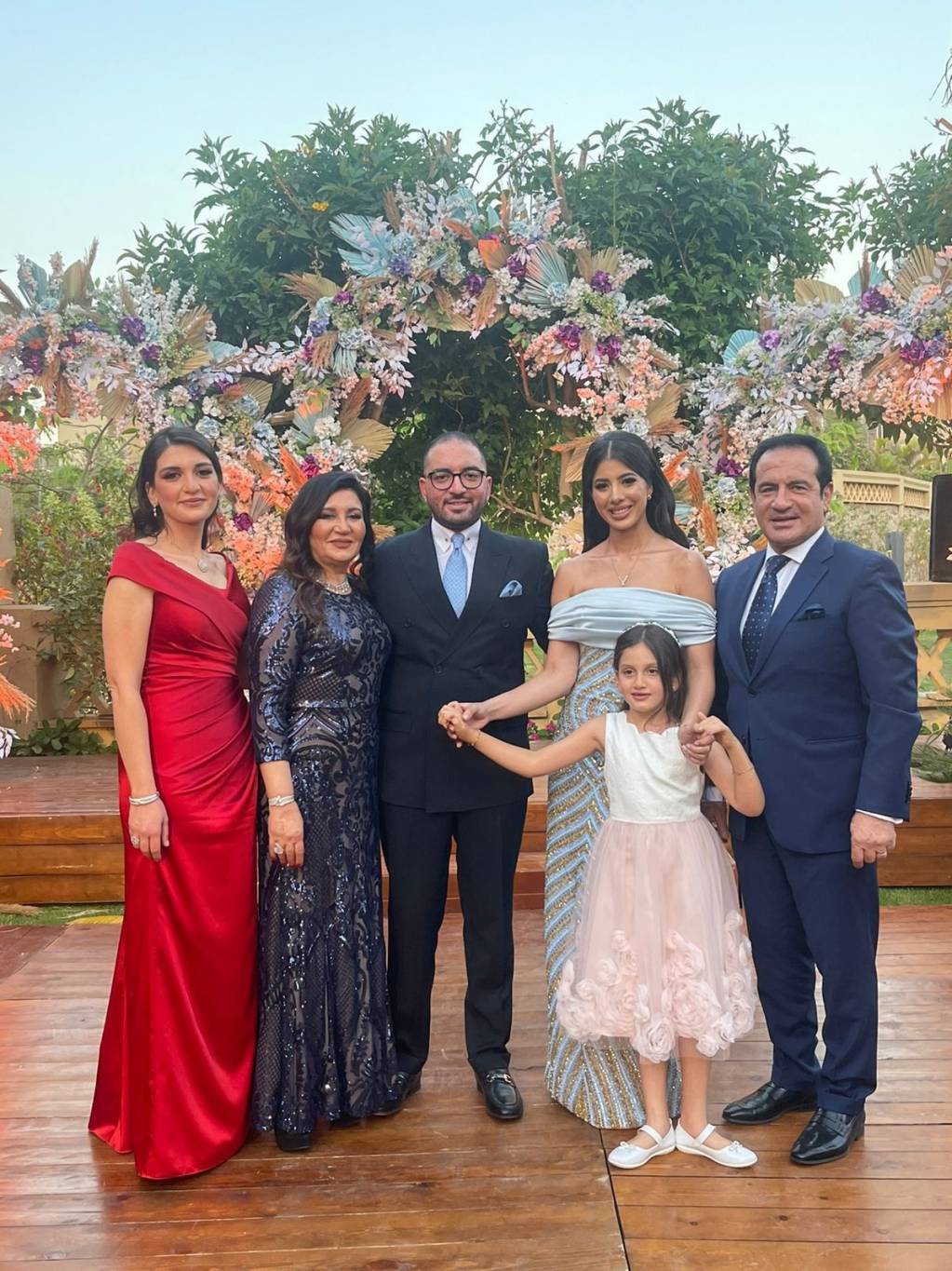 بالصور – محمد ثروت يحتفل بخطوبة نجله