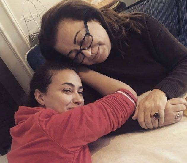 بالفيديو - هند صبري تحتفل بيوم ميلاد والدتها بلقطات خاصة