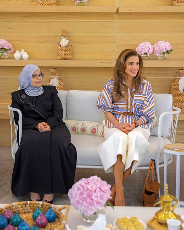 الملكة رانيا العبدالله
تطّلع على إنجازات مشاريع مؤسّسة 