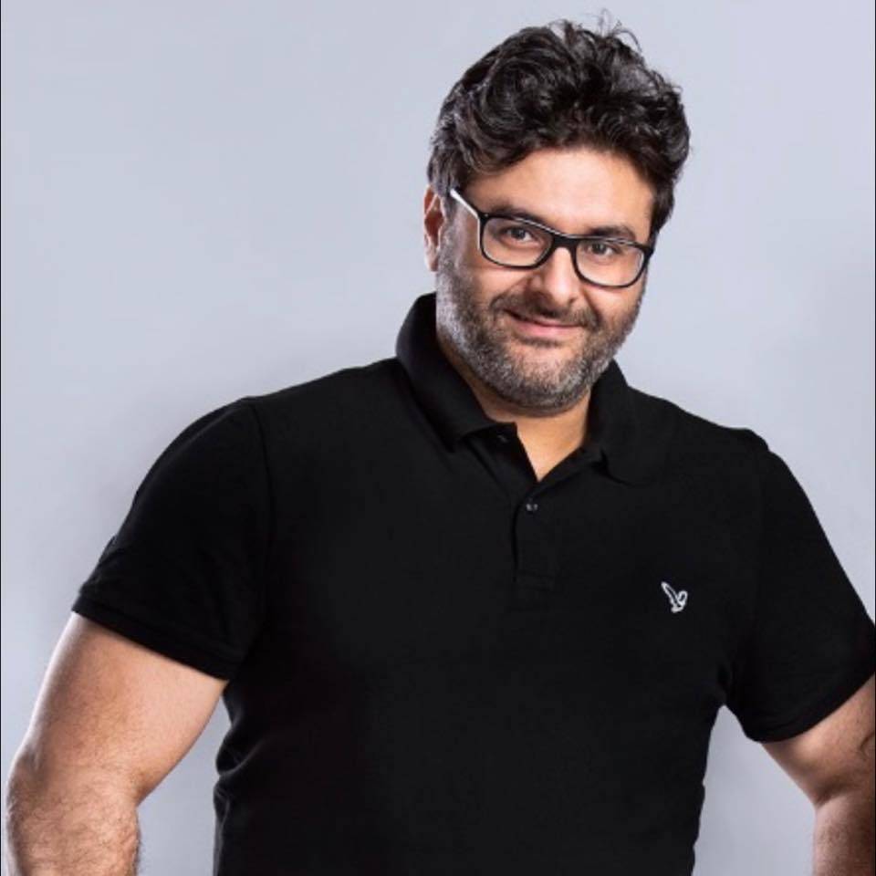 وليد منصور يستعد لطرح سبع أغانٍ مع نجوم الغناء المصريين
