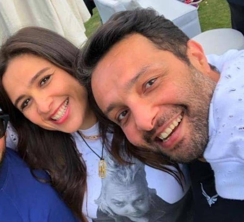 هل قصد شقيقته... وائل عبد العزيز يثير الجدل بمنشور جديد