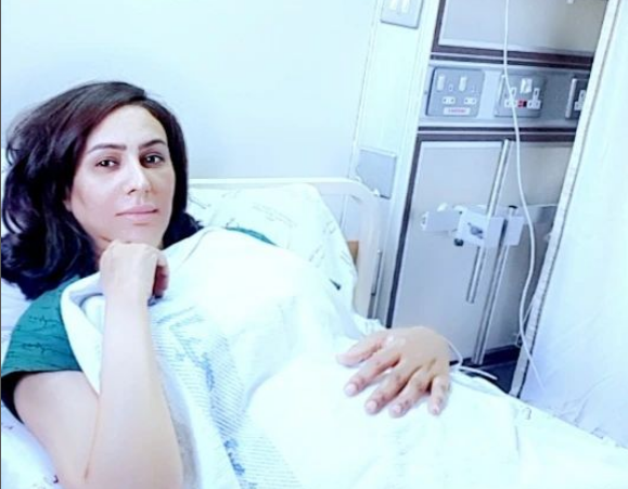 بالصور - حالة وفاء مكي الصحية بعد استئصال الورم