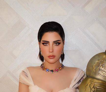 تسريحة شعر شمس الكويتية تغيّر شكلها بالكامل