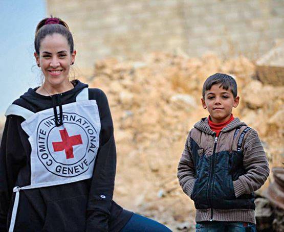 المتحدّثة الإقليمية باسم اللّجنة الدولية للصليب الأحمر إيمان الطرابلسي تروي تحديات صعبة تعيشها المرأة خلال الحروب