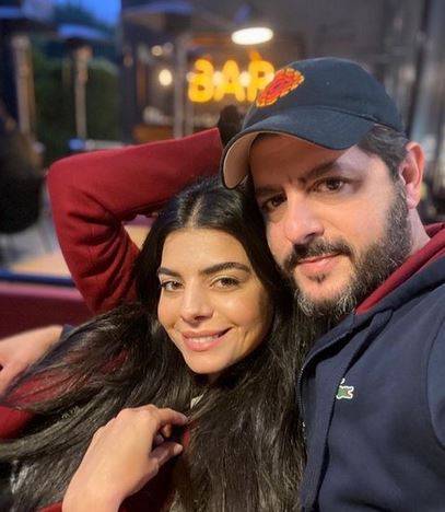 بالفيديو - طوني عيسى يحتفل برومانسية وحب بذكرى زواجه الأولى