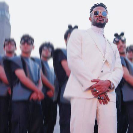 محمد رمضان يتباهى بنفسه ويثير الجدل بأغنيته الجديدة