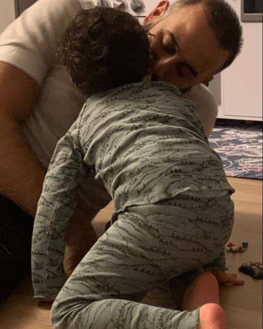 بالفيديو - لقطات مميّزة لابن قصي خولي في يوم ميلاده ووشم خاص بهذه المناسبة