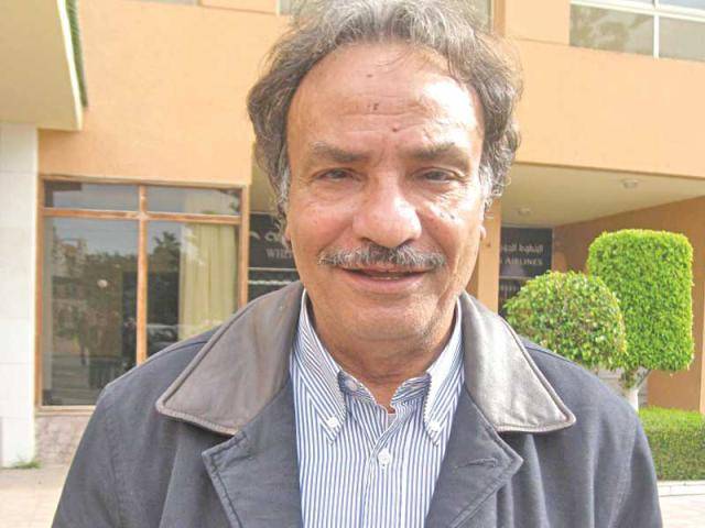 حمدي الوزير يخضع لجراحة دقيقة وابنته تعلّق...