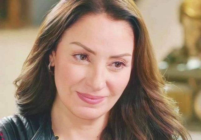 نرمين الفقي تكشف حقيقة خطوبتها الى طليق ياسمين صبري