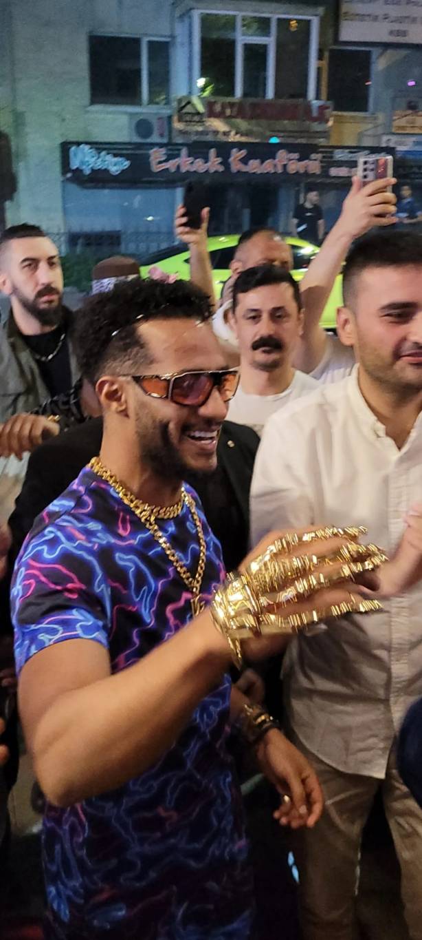 بالفيديو - محمد رمضان يستعرض مجدداً في تركيا... شاهدوا ماذا فعل