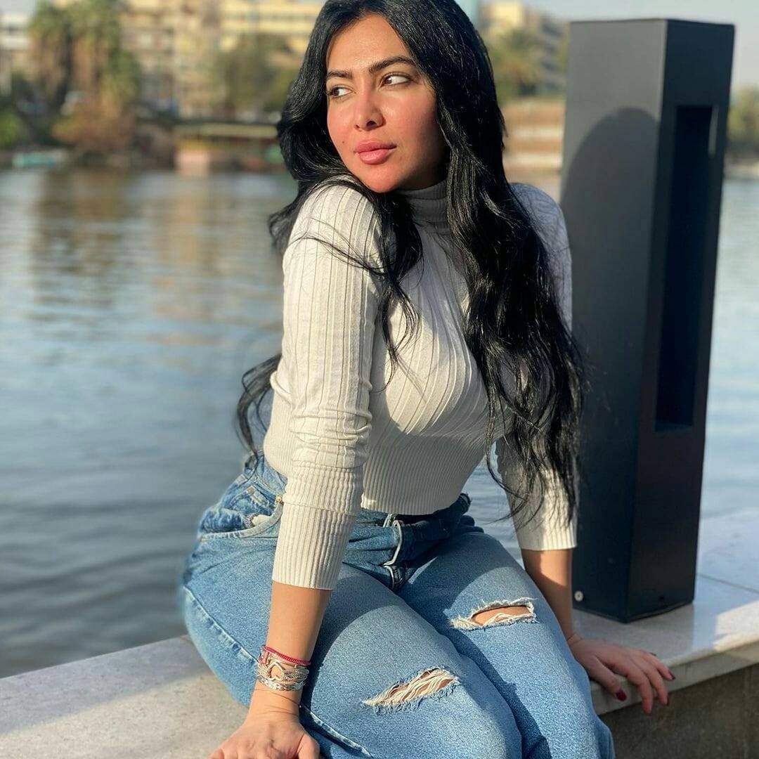 ميريهان حسين تثير الجدل على مواقع التواصل بعد ظهورها بخسارة وزن واضحة