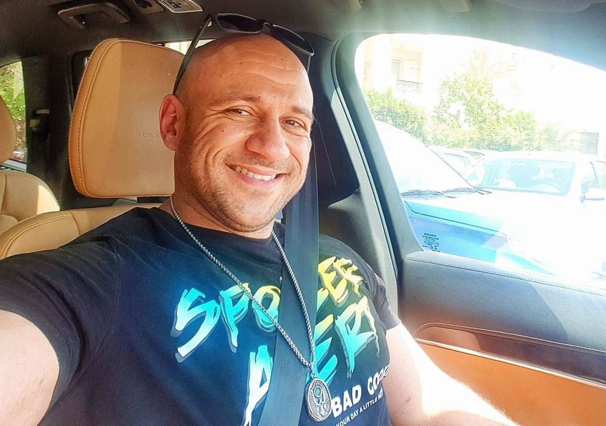 بالفيديو - أحمد مكي يحتفل بميلاده على طريقة 