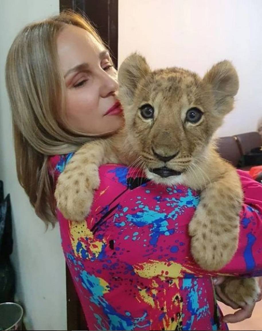 شيرين رضا تثير الجدل مجدداً بفيديو جريء