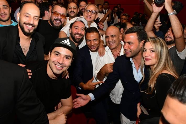 بالفيديو - محمد إمام يوضح حالة والده الصحية ومصير فيلمهما