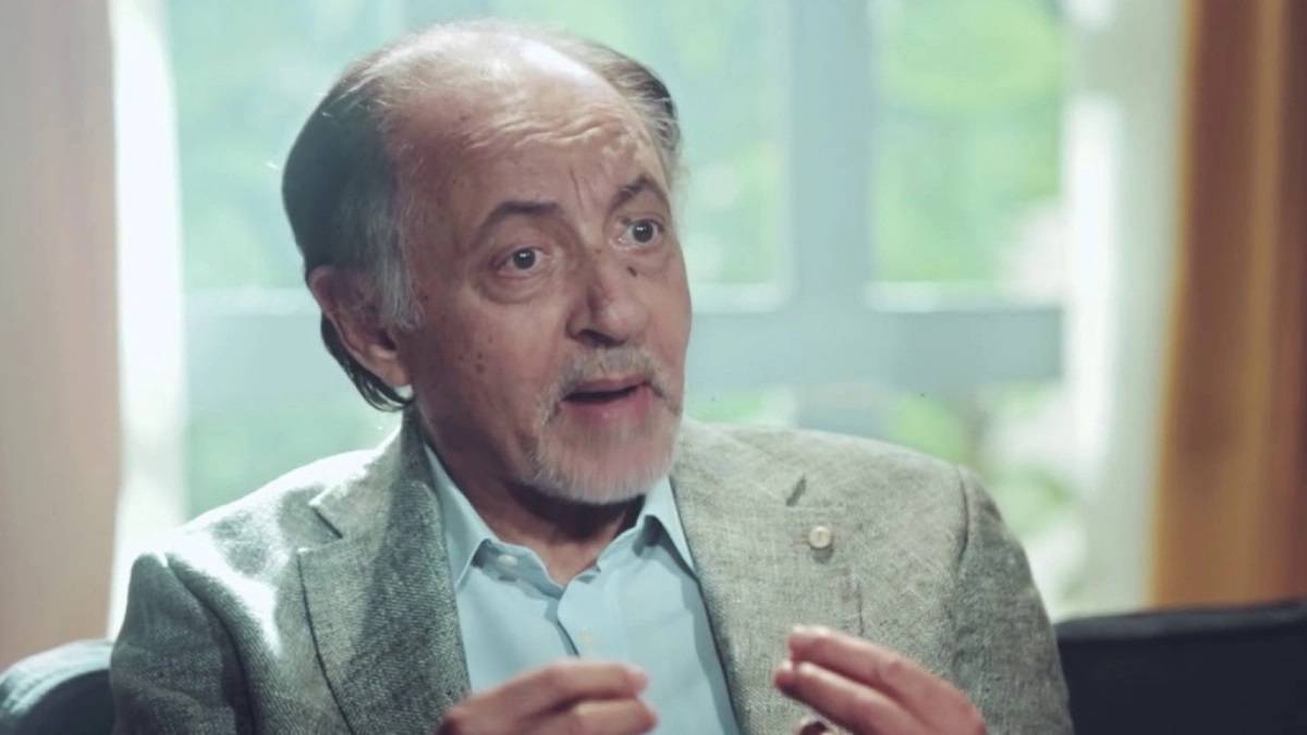 الموت يُفجع عبد العزيز مخيون في أعز الناس