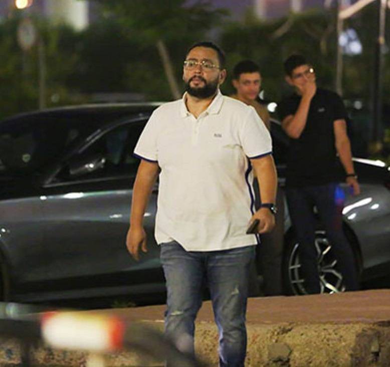 بالصور - نجوم الفن يعزّون أحمد فتحي بوفاة والده