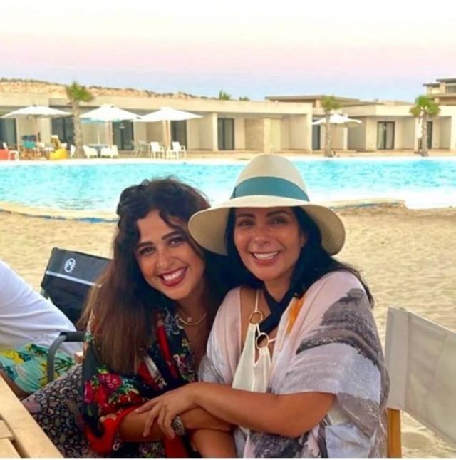 ياسمين عبد العزيز ومنى زكي