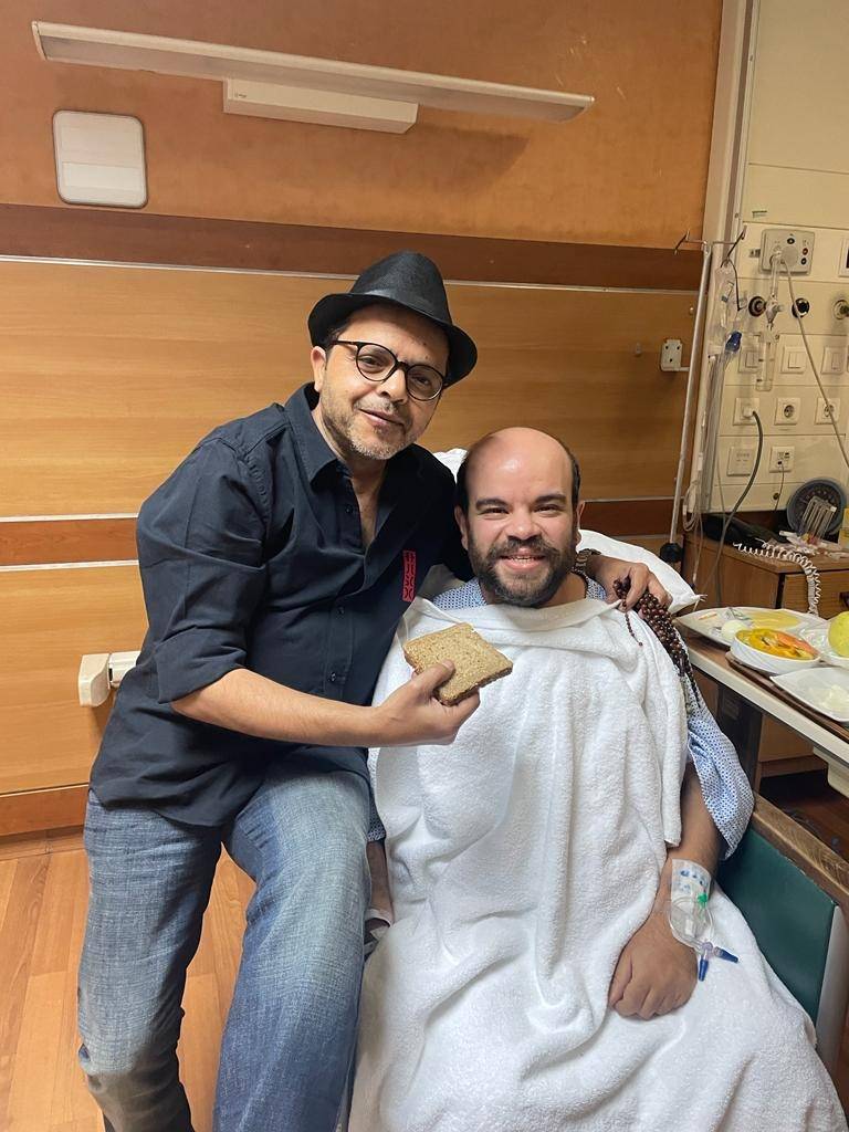 محمد هنيدي يطمئن على 