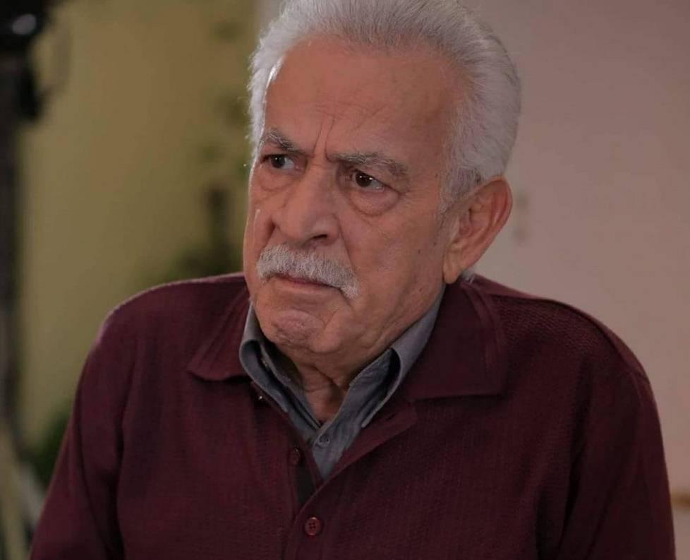 أحمد الزين يخضع لجراحة عاجلة ونجله يوضح حالته الصحية