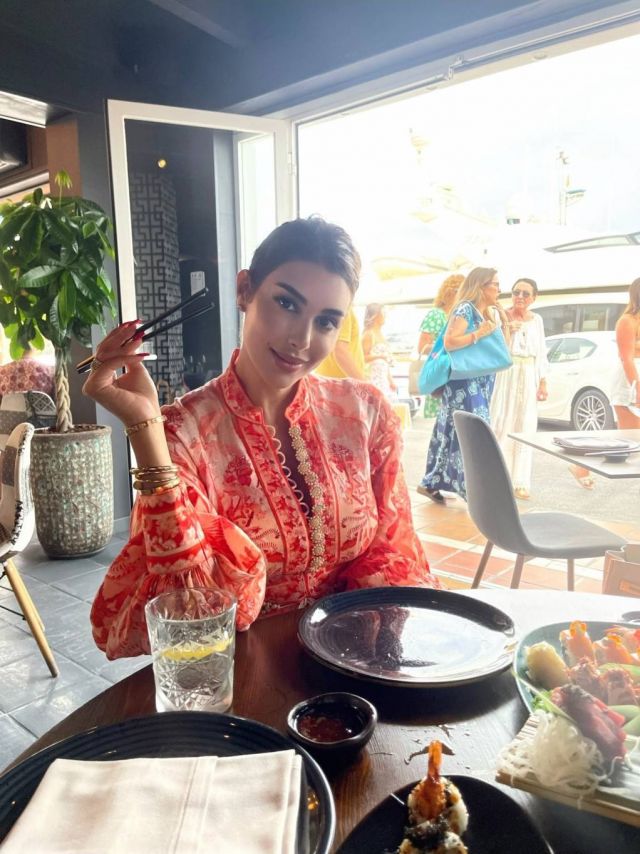 ياسمين صبري تردّ على شائعات قَصّ شعرها