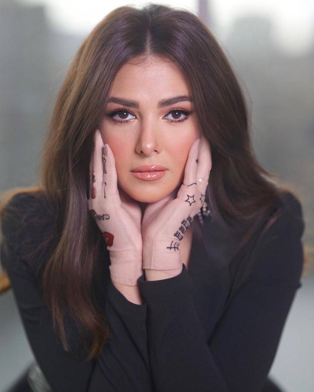 بالفيديو - دنيا سمير غانم تكشف أمنيتها في إكمال مشوار والدها على المسرح