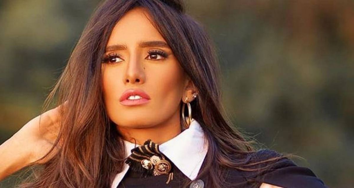 زينة تهاجم السوشيال ميديا بسبب فتاة المنصورة