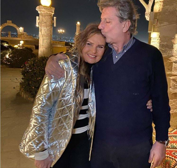 يسرا تنفي شائعة انفصالها عن زوجها بهذه الطريقة