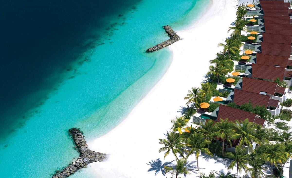 أكبر مطاعم المالديف تحت الماء يفتح أبوابه في منتجعَي 