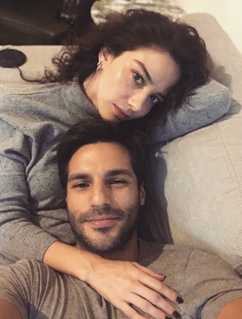 بالصور - بعد علاقة استمرت 7 سنوات... خطوبة الثنائي الأشهر في تركيا