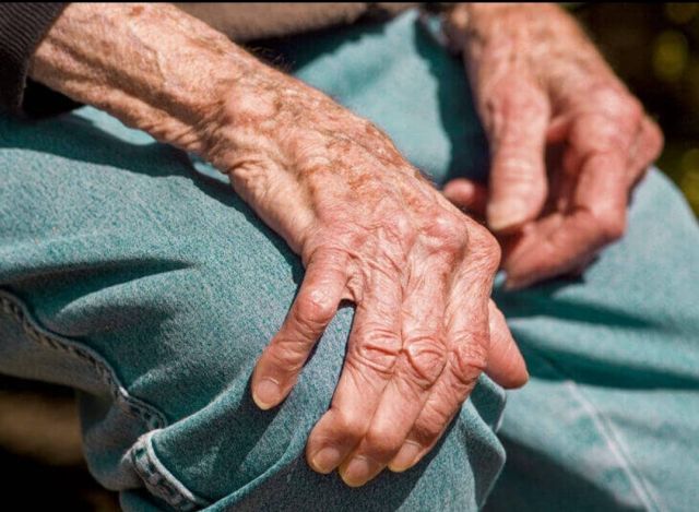 نتيجة صادمة لحُقن تعالج مرضى التهاب المفاصل.. احذروا منها