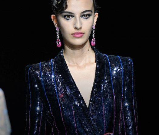 بالصور - عارضة أزياء سعودية تأسر القلوب بأسبوع باريس للموضة.. تعرفوا إليها