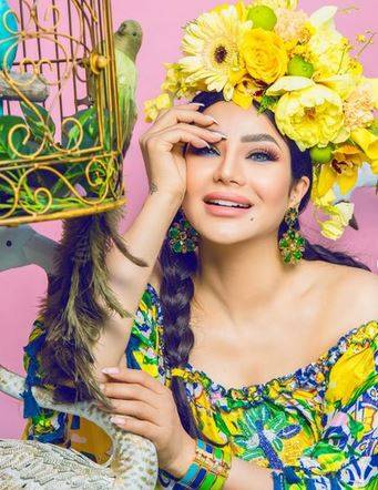 بالصور - لجين عمران تفاجئ الجميع بإطلالة صيفية مختلفة