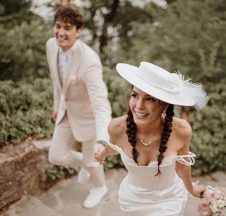 لقطات رومنسية مميّزة من حفل زفاف النجمة ايبرو شاهين وحبيبها