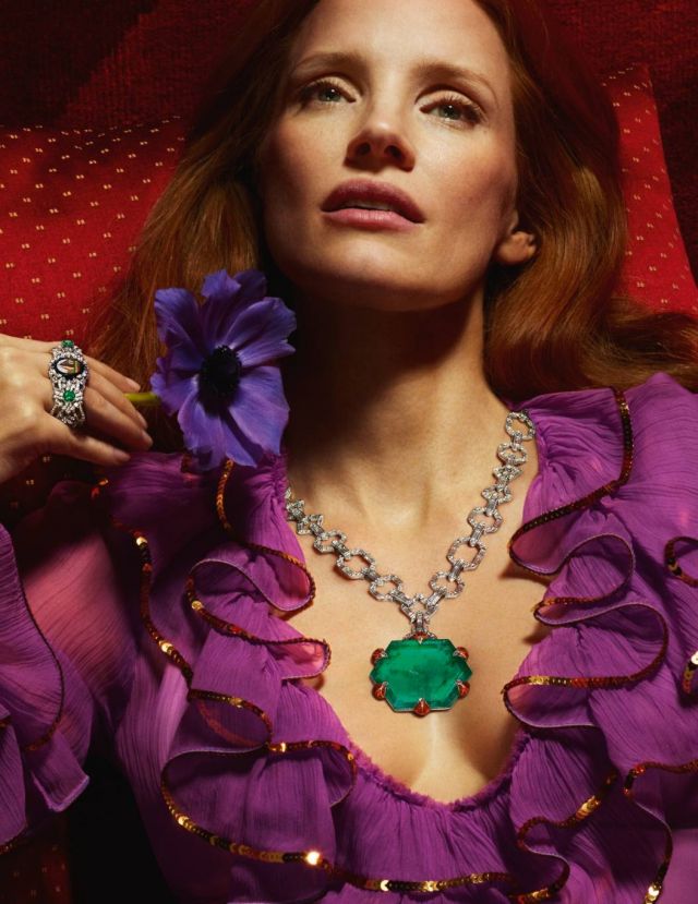 جيسيكا شاستاين سفيرة تشكيلة المجوهرات الراقية Hortus Deliciarum من Gucci