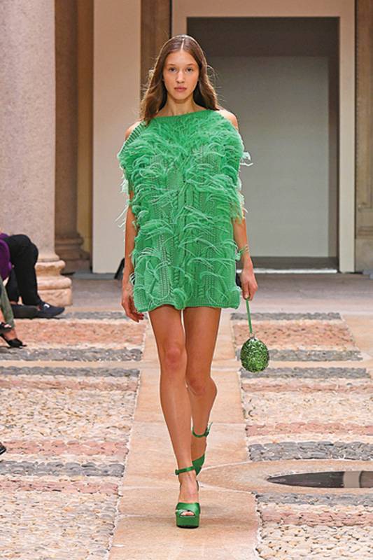 Trends 2022
Ready To Party؟ 
موضة مرحة وجريئة تستعيد الفرح والبهجةّ!