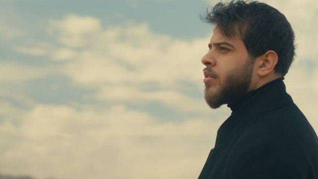 بعد  أدهم نابلسي... فنان شهير يعتزل الغناء ويتوّجه للإنشاد الديني