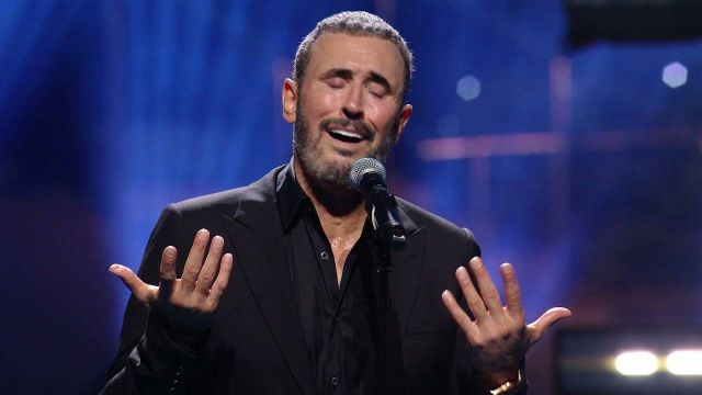 إعلامي شهير يكشف سبب غياب كاظم الساهر عن إحياء الحفلات بمصر