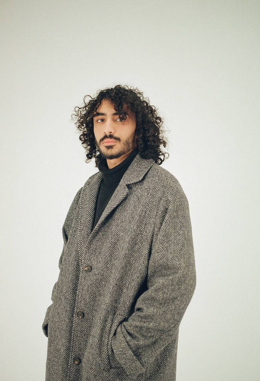 مُغنّي الراب المصريّ أحمد سانتا ينضمّ إلى Universal Music MENA ويُطلق ألبوم 