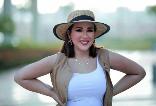 بالفيديو- أسما شريف منير تُشعل مواقع التواصل الاجتماعي برقصة على البحر