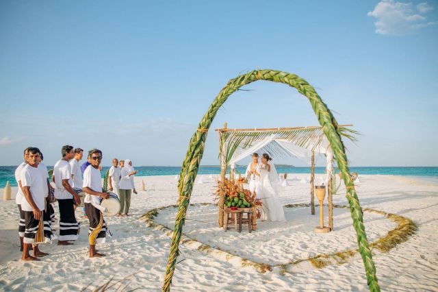 منتجعات سونيفا في المالديف وتايلند تطلق باقات زفاف استثنائية