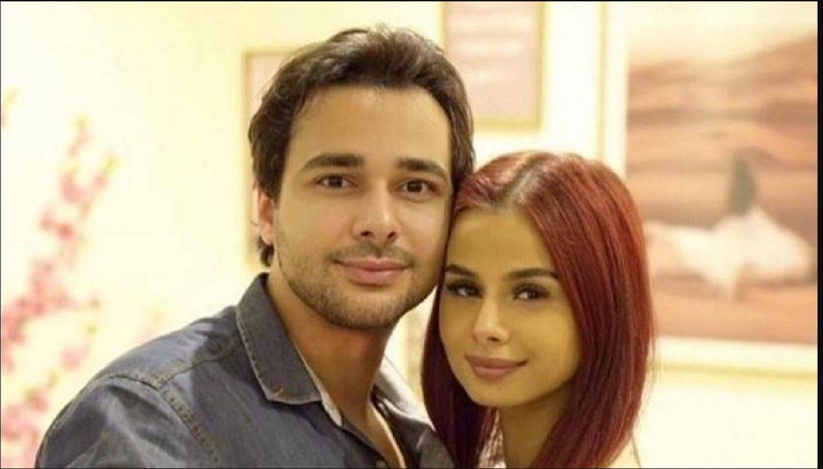 منة عرفة تعلن طلاقها للمرة الثالثة من محمود المهدي