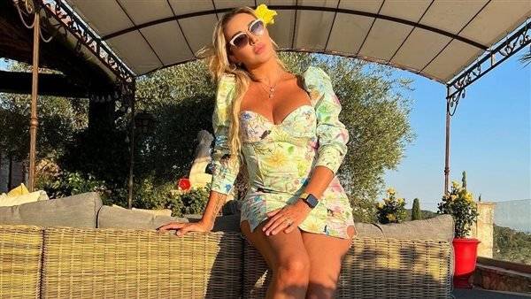 جويل مردينيان تكشف للمرّة الأولى خيانة زوجها لها مع موظفة لديها