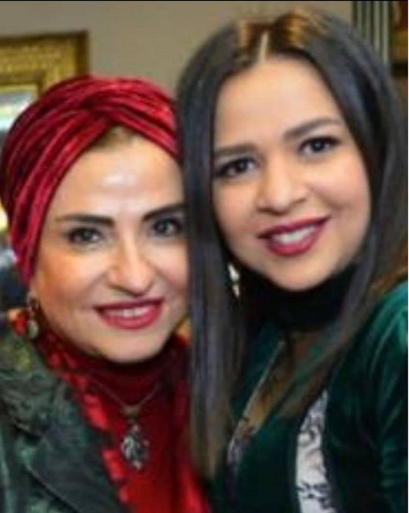 إيمي سمير غانم تنعى صديقة والدتها
